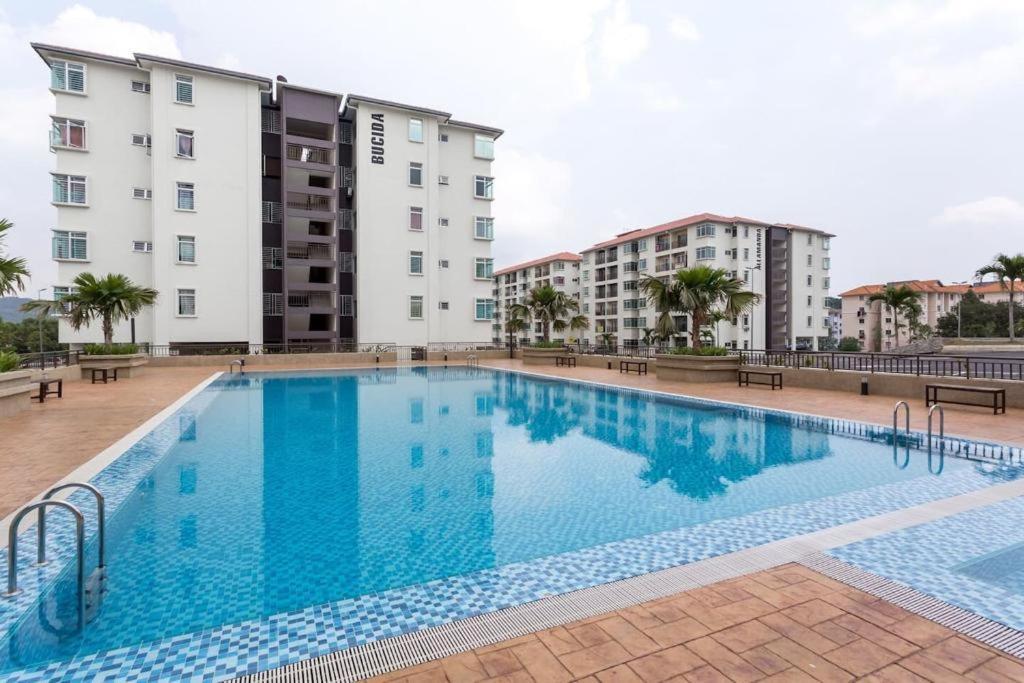 Bandar Puncak Alam Yuslina Homestay מראה חיצוני תמונה